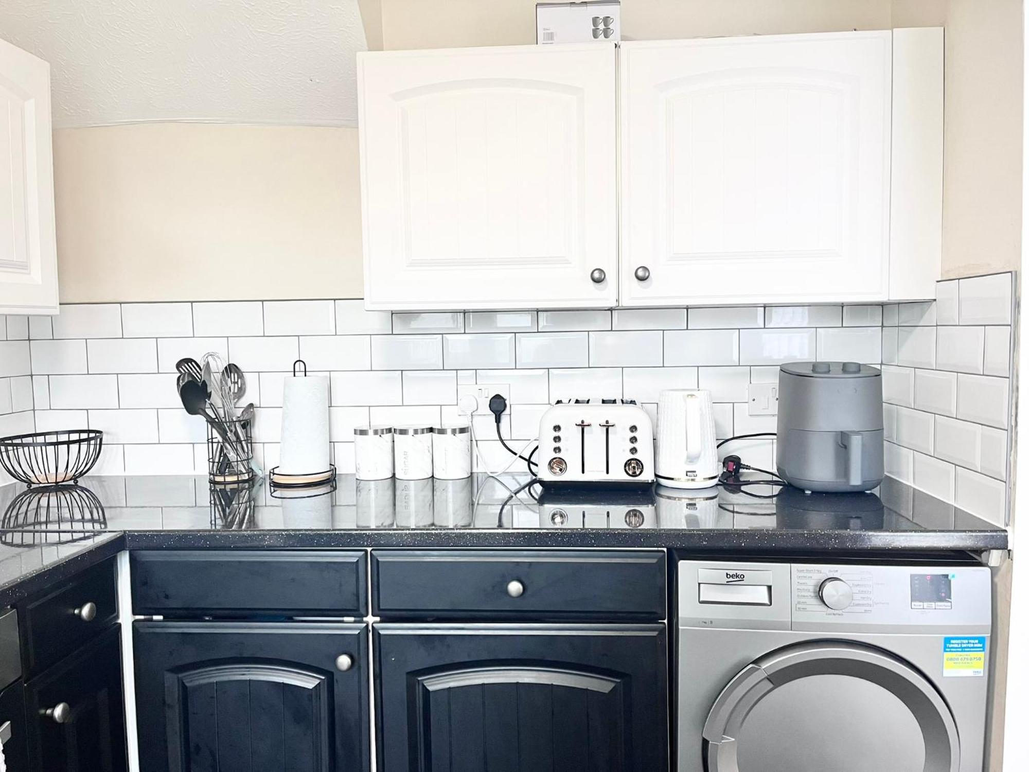 Lush House Close To Ashford Town Centre With Driveway المظهر الخارجي الصورة