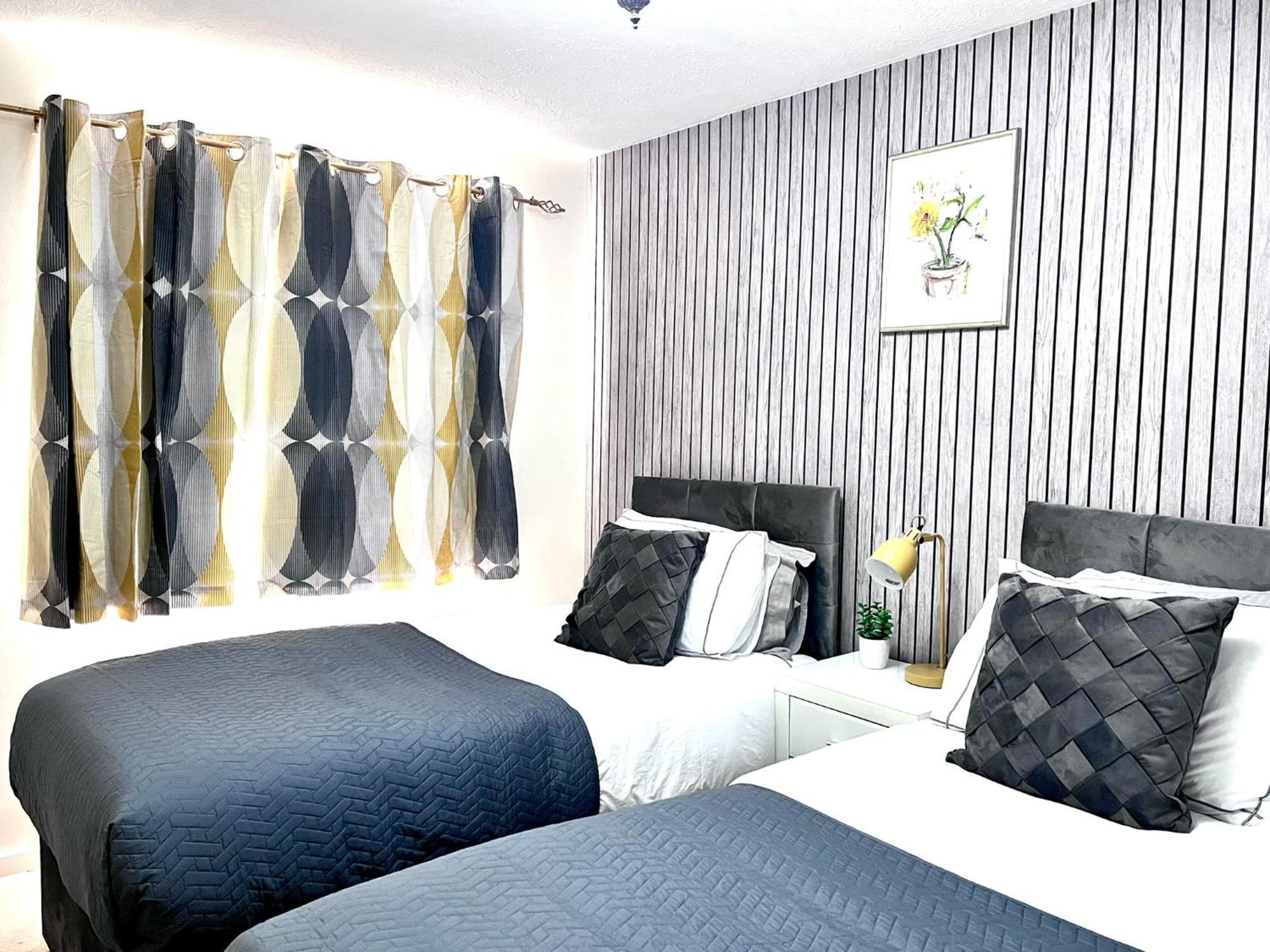 Lush House Close To Ashford Town Centre With Driveway المظهر الخارجي الصورة