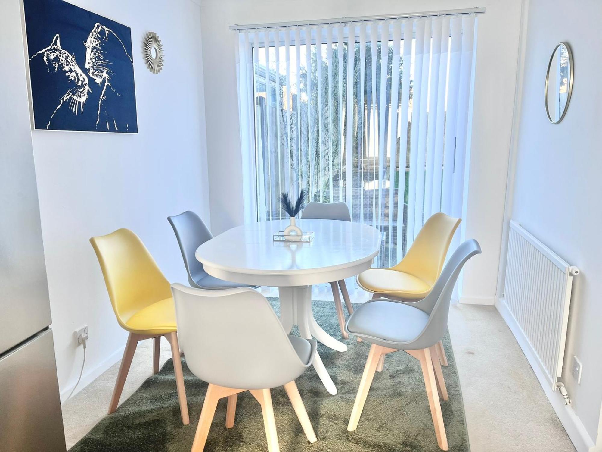 Lush House Close To Ashford Town Centre With Driveway المظهر الخارجي الصورة