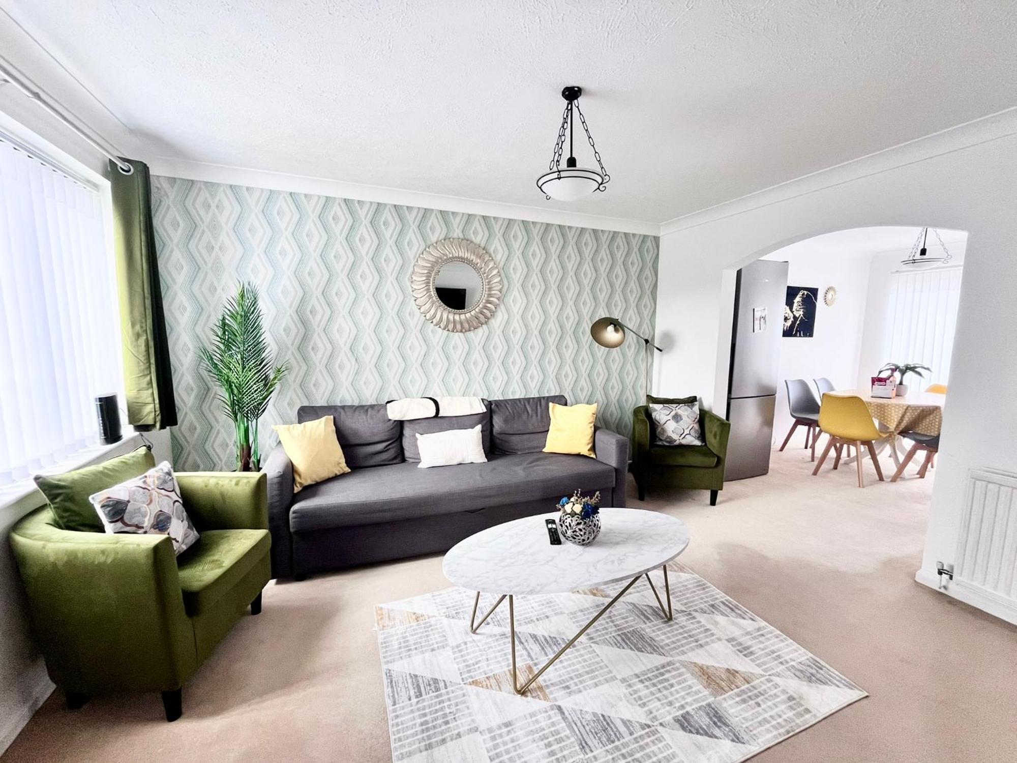 Lush House Close To Ashford Town Centre With Driveway المظهر الخارجي الصورة