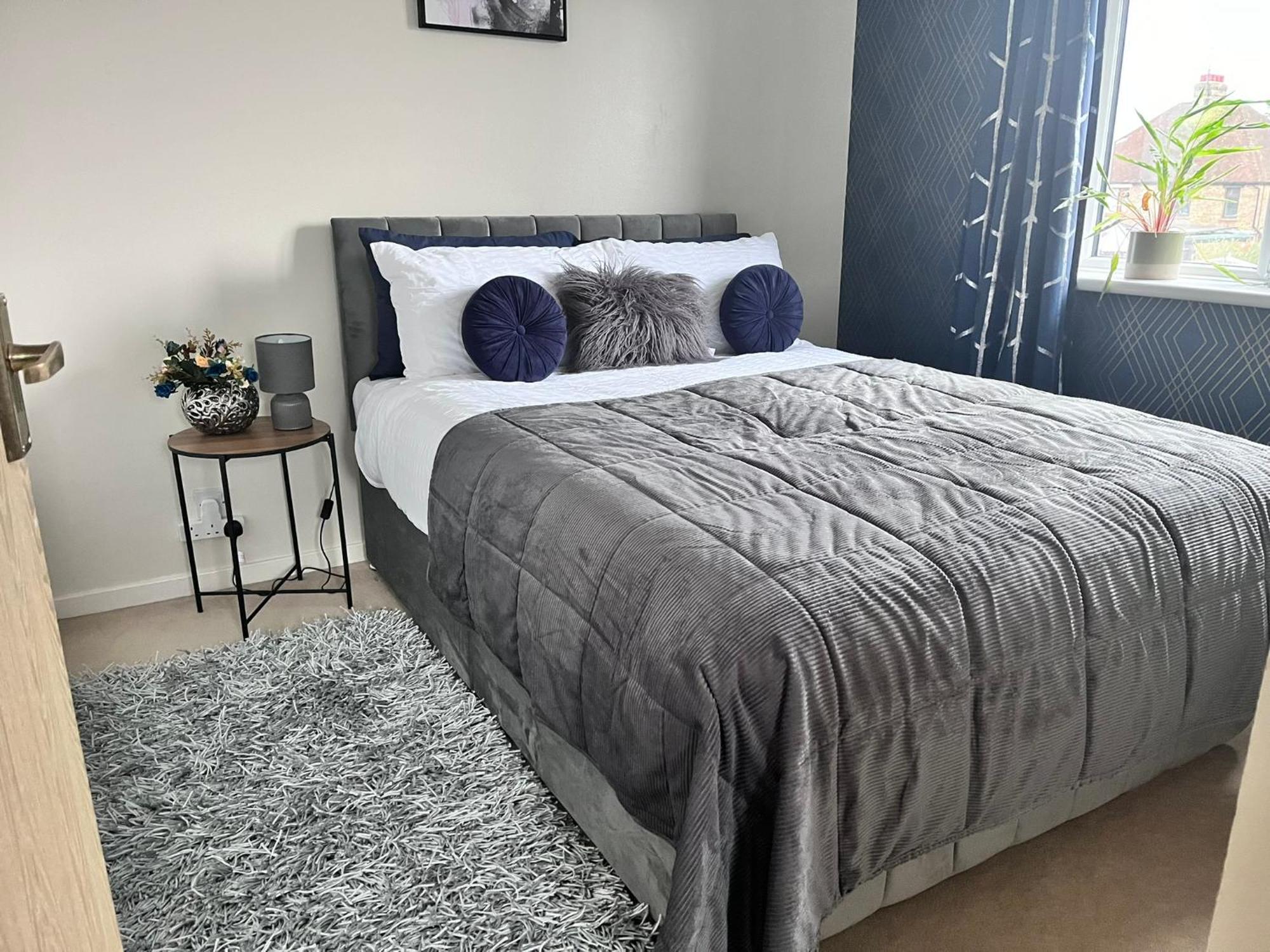 Lush House Close To Ashford Town Centre With Driveway المظهر الخارجي الصورة