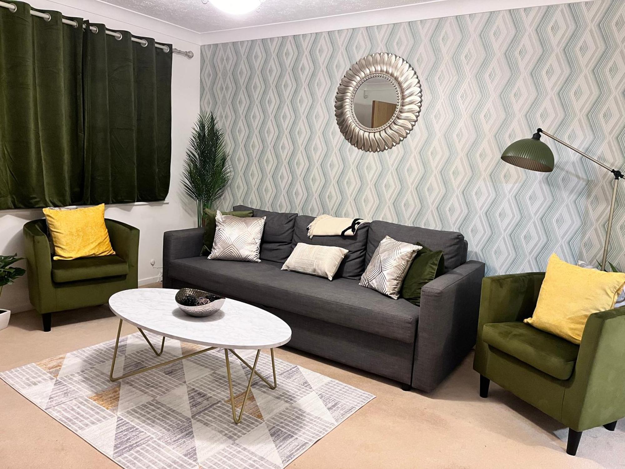 Lush House Close To Ashford Town Centre With Driveway المظهر الخارجي الصورة