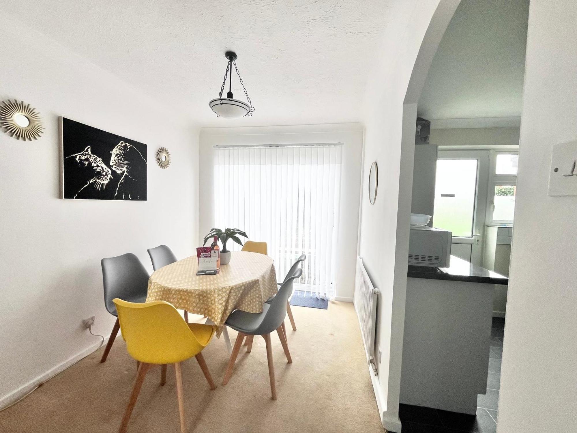 Lush House Close To Ashford Town Centre With Driveway المظهر الخارجي الصورة