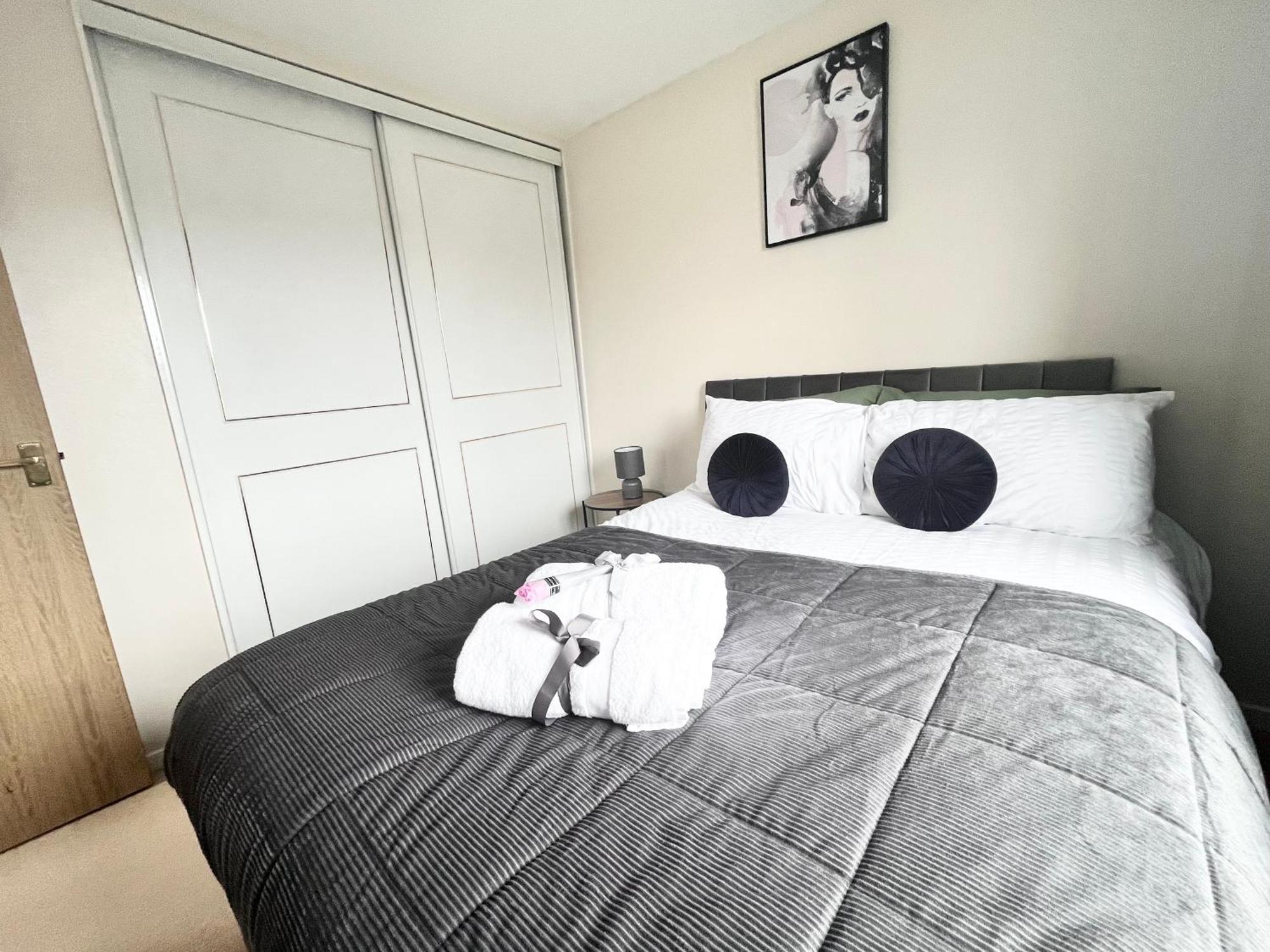 Lush House Close To Ashford Town Centre With Driveway المظهر الخارجي الصورة