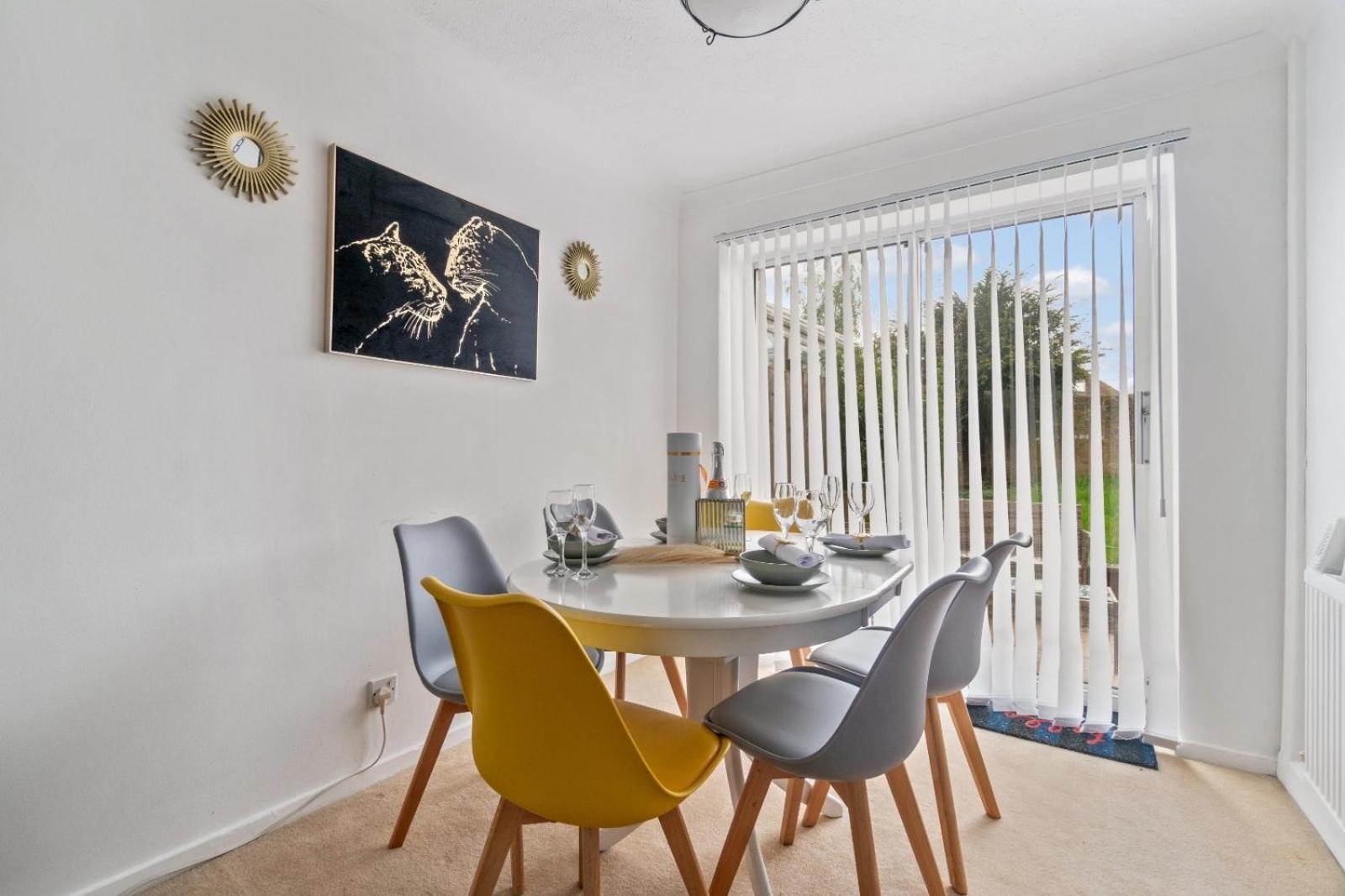 Lush House Close To Ashford Town Centre With Driveway المظهر الخارجي الصورة