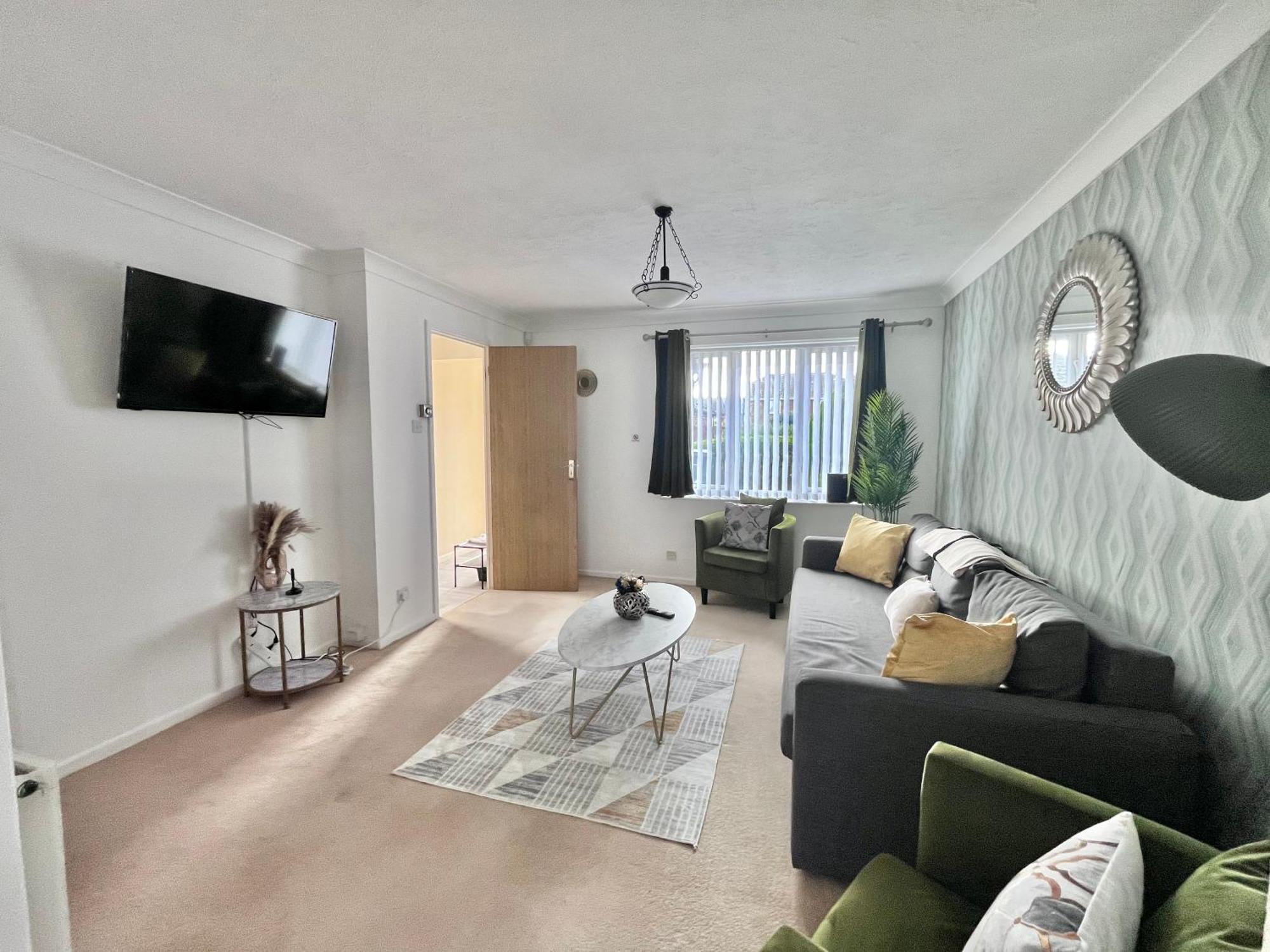 Lush House Close To Ashford Town Centre With Driveway المظهر الخارجي الصورة